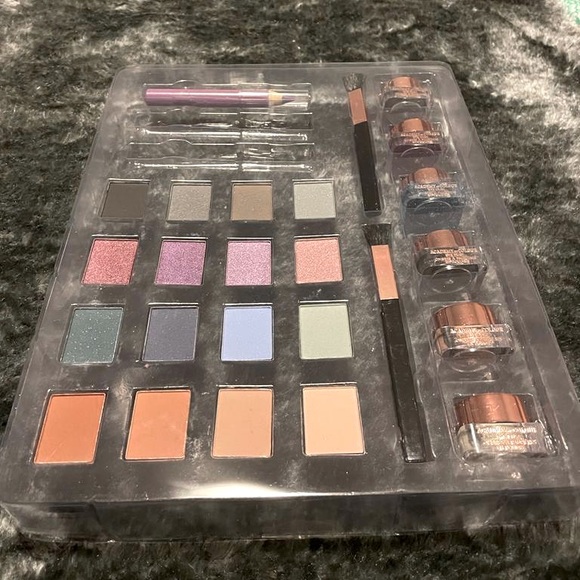 Eye Makeup Set - Picture 6 of 6